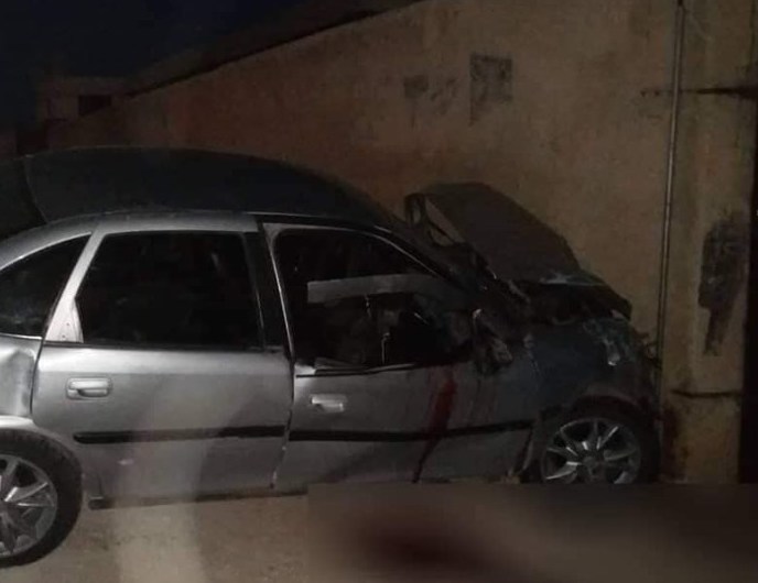عوضا عن إسعاف المصابين مارة ينهبون ٢٠ مليون ليرة من سيارة تعرضت لحادث صحيفة جسر